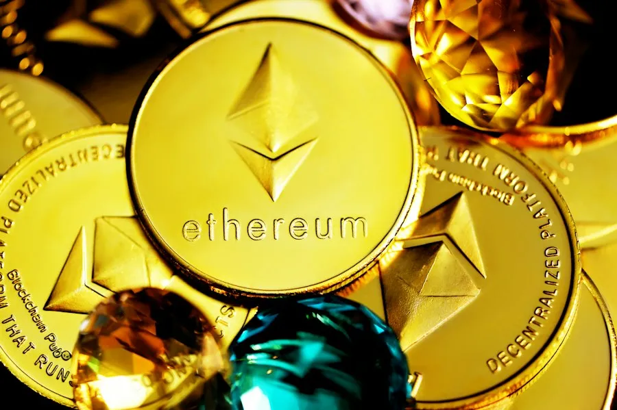 Bitcoin vs Ethereum comparison infographic