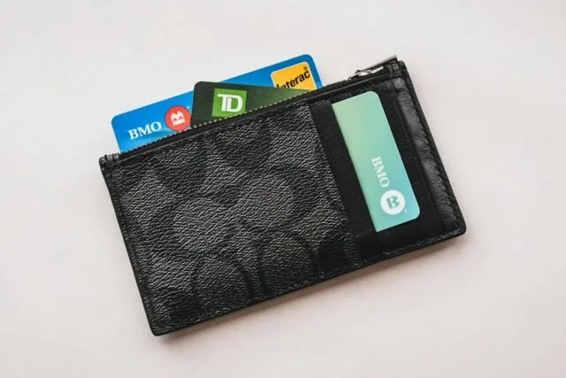 Photo hardware vs software wallets mistakes